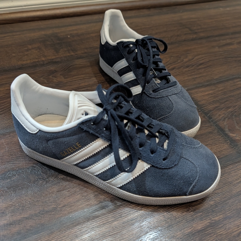 Adidas Gazelle Men's Dark Blue and White Sneakers